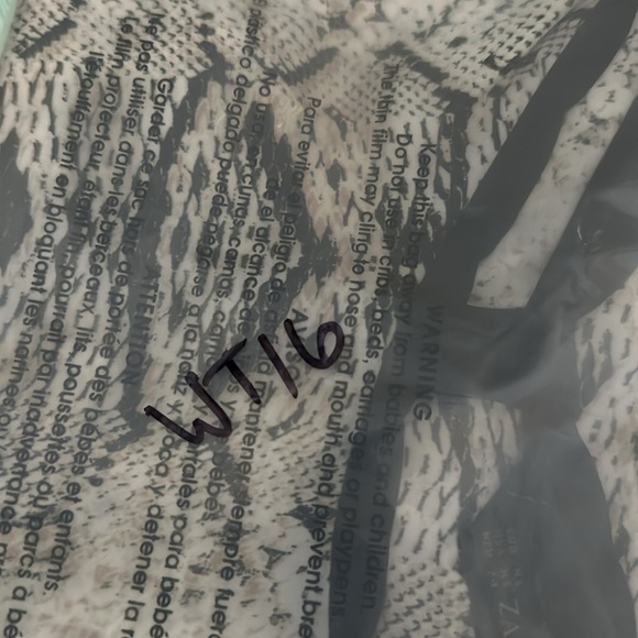 Womens ZARA BASIC Snake Print Long Sleeve Blouse Size XS Sexy Fancy Cream/Tan/Bl - Picture 5 of 5